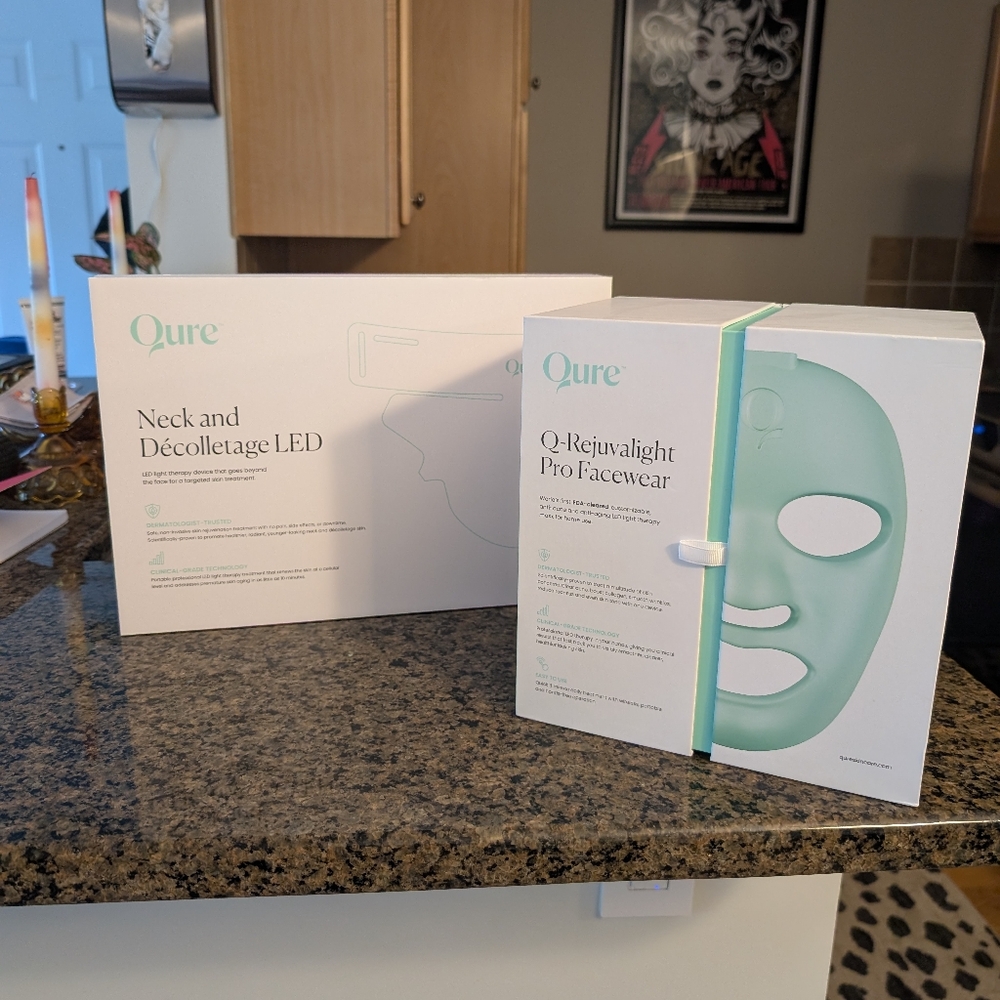 Qure LED Face & Neck Mask Set - PERFECT WORKING CONDITION, LIKE NEW
